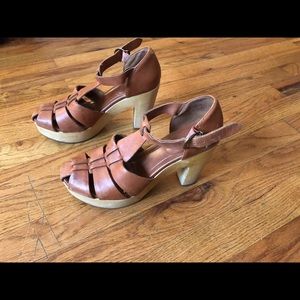 Madewell platform clogs